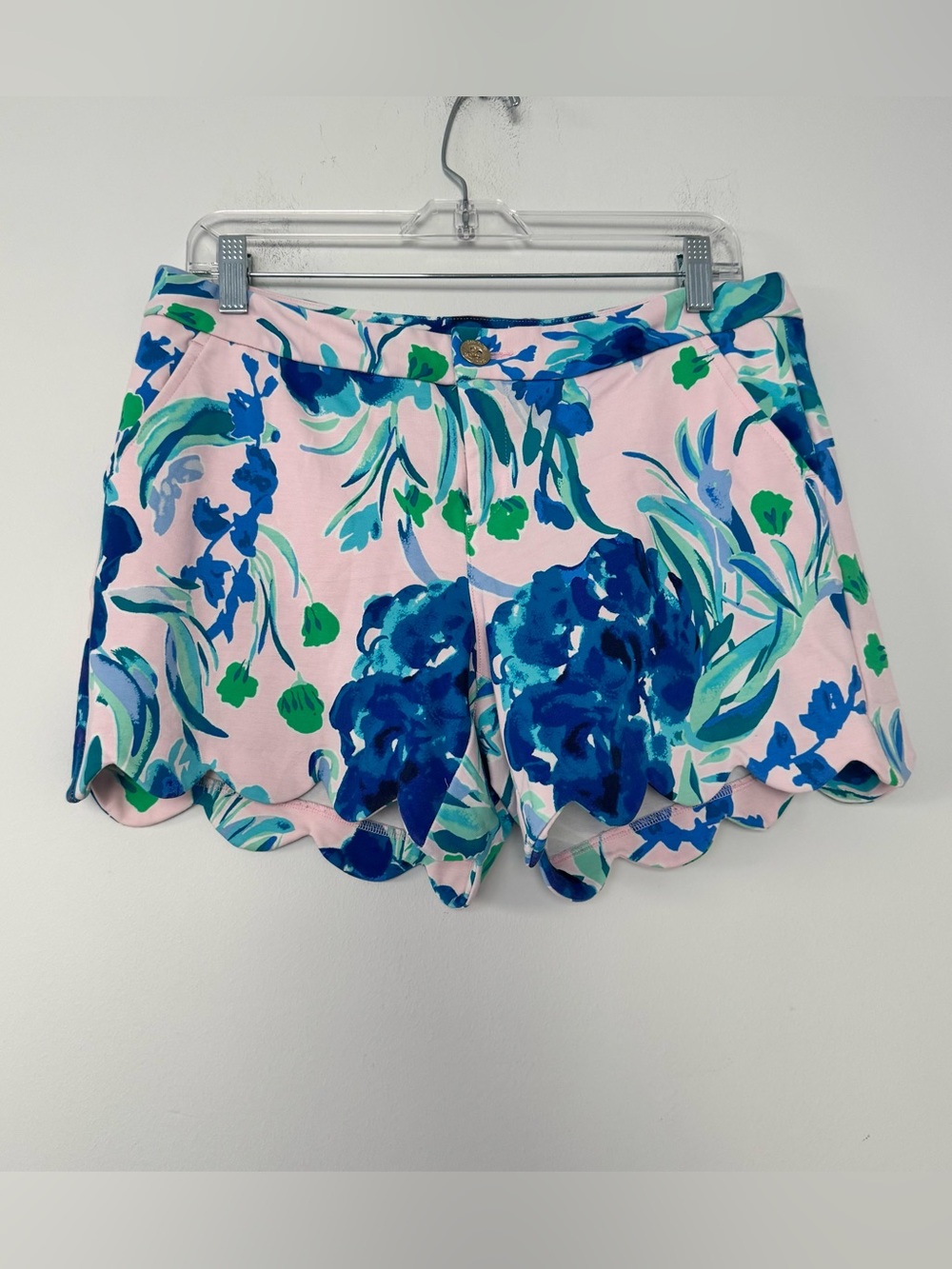 Lilly Pulitzer Buttercup Stretch Shorts Size 8 Blue Floral Resort Scallop Hem 5"